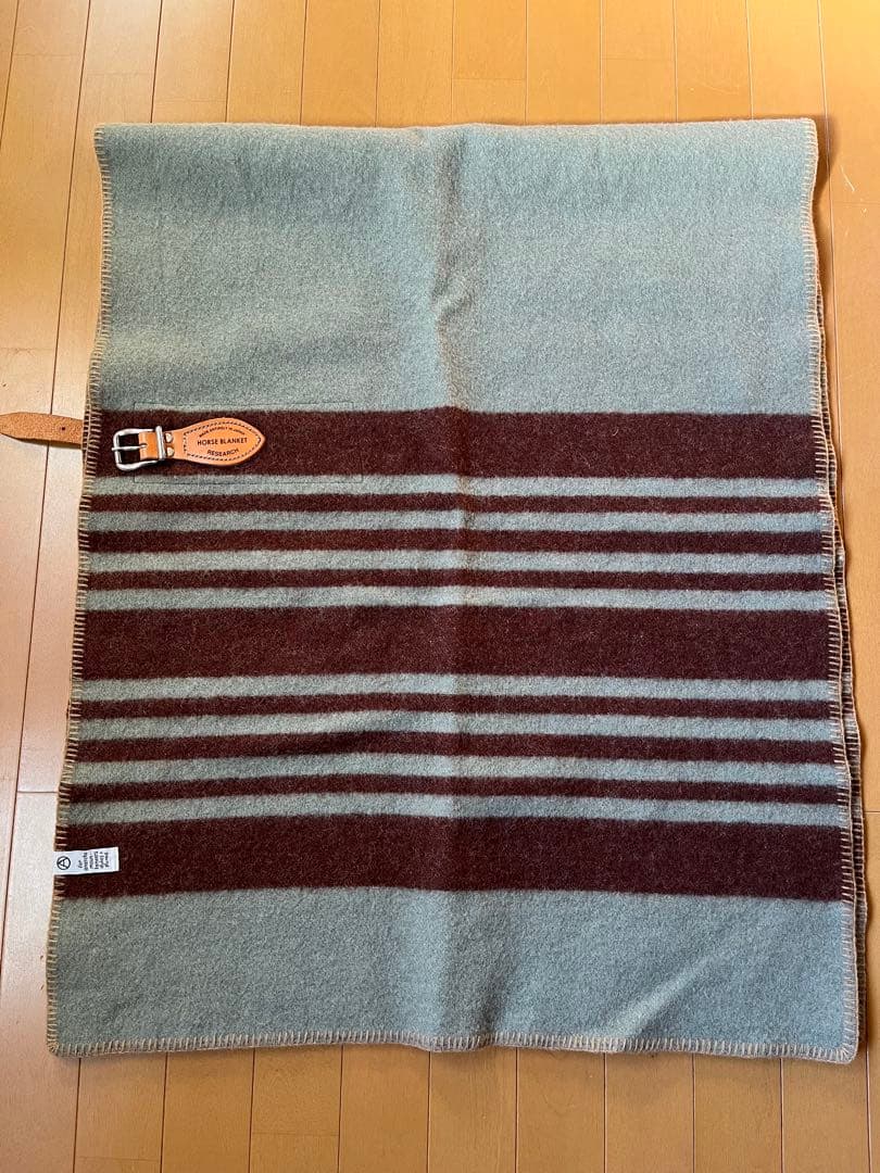 マウンテンリサーチ　ベルト付ハーフサイズブランケット ①