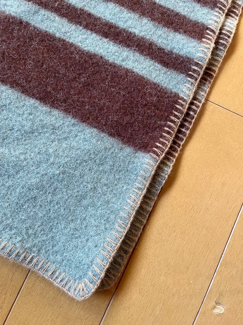 マウンテンリサーチ　ベルト付ハーフサイズブランケット ①