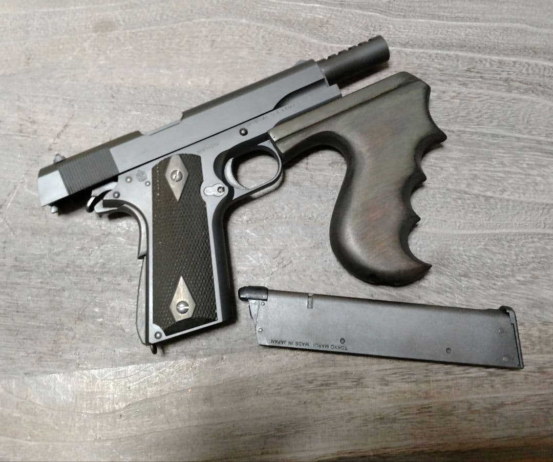 東京マルイ　 コルトガバメント M1911 フルオート カスタム
