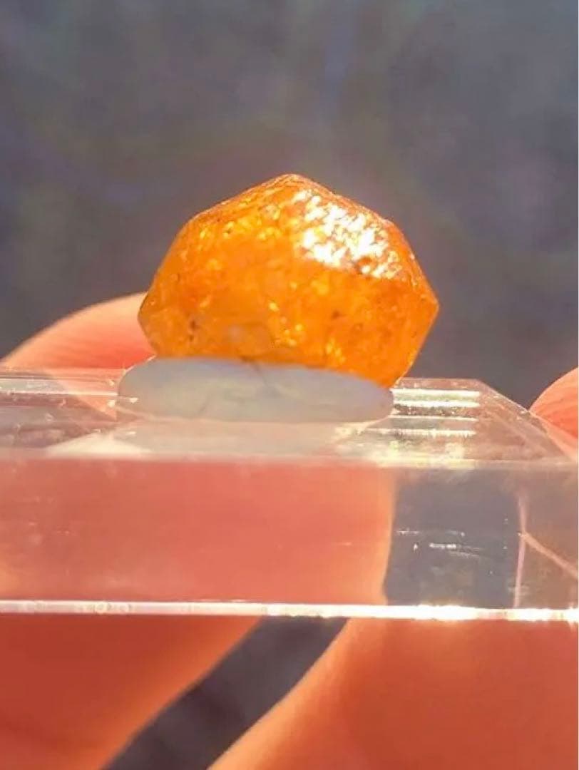 マンダリンガーネット　結晶　原石　鉱物標本　タンザニアLoliondo産　宝石質