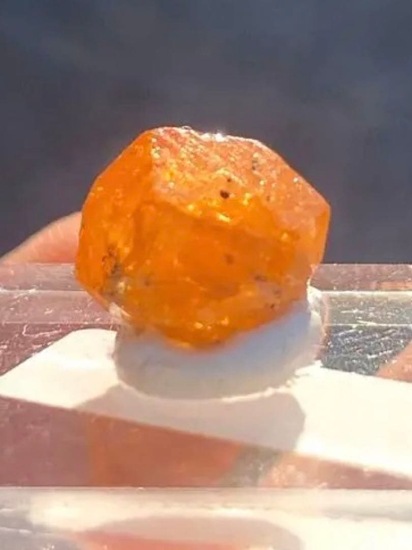 マンダリンガーネット　結晶　原石　鉱物標本　タンザニアLoliondo産　宝石質