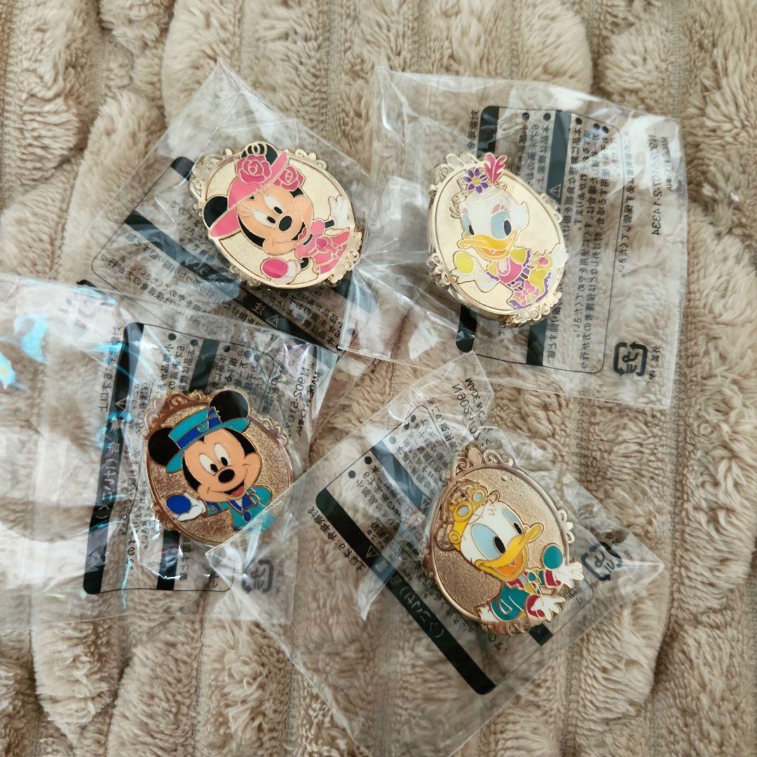 ディズニー　アブーズバザール・ジャングルカーニバル　ピンバッジ　43種　被りなし