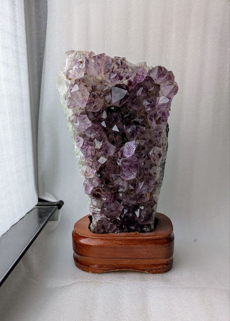 アメジスト 結晶塊 木製台座付き