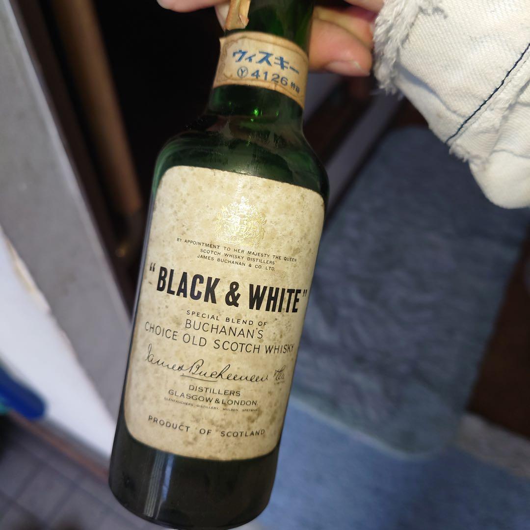 BLACK & WHITE スコッチウイスキー