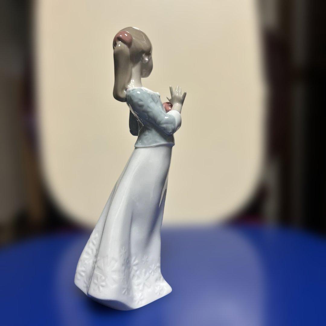 値下げしました　美品　NAO陶器製少女像 青いショール 2セット　高さ22cm