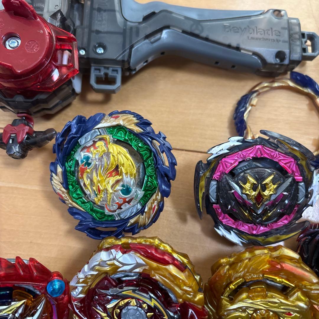 ベイブレードセット 16個とハンドル2個