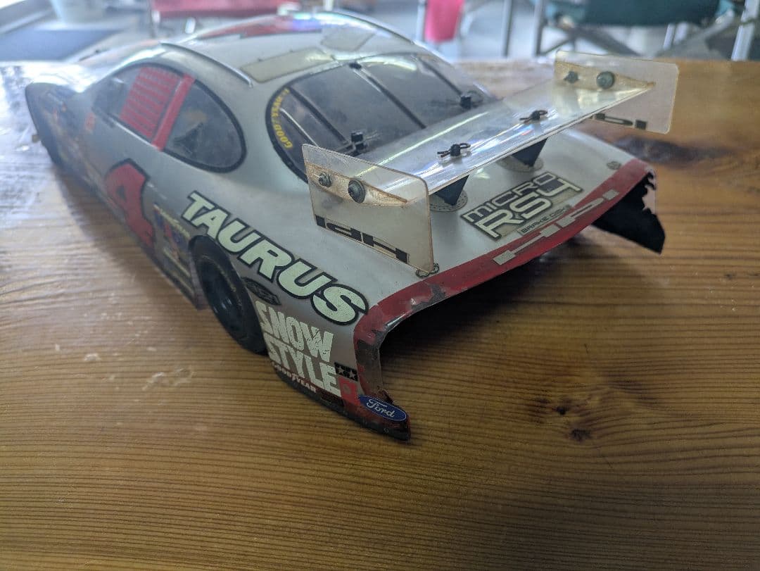 F103 タミヤ　ナスカーボディ付