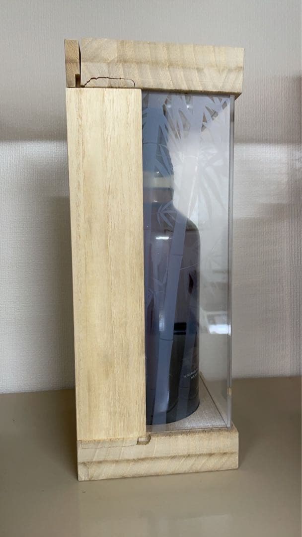 山崎 18年 リミテッドエディション 700ml 木製ケース付き