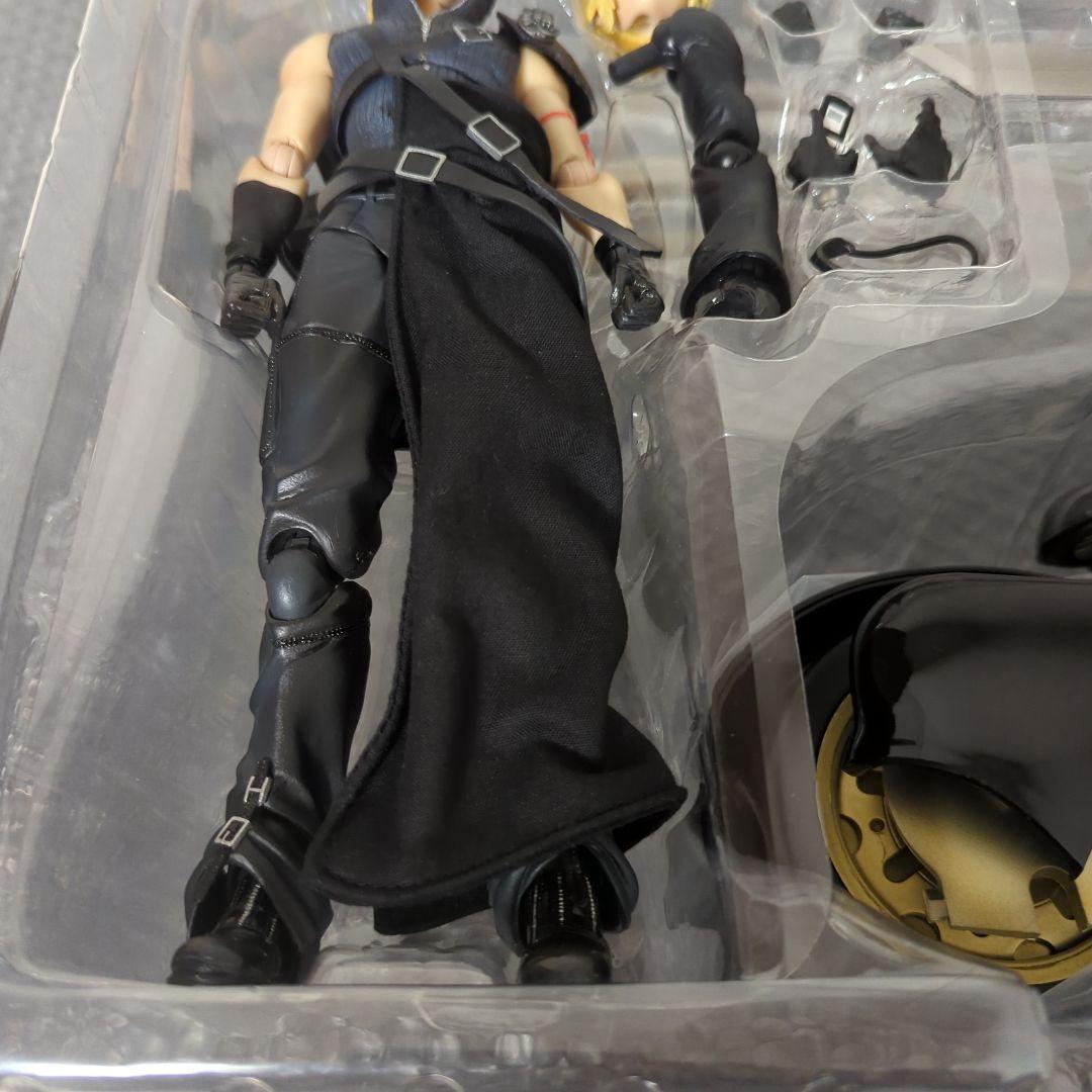 【希少・美品】プレイアーツ改　クラウド・ストライフ&フェンリル　フィギュア