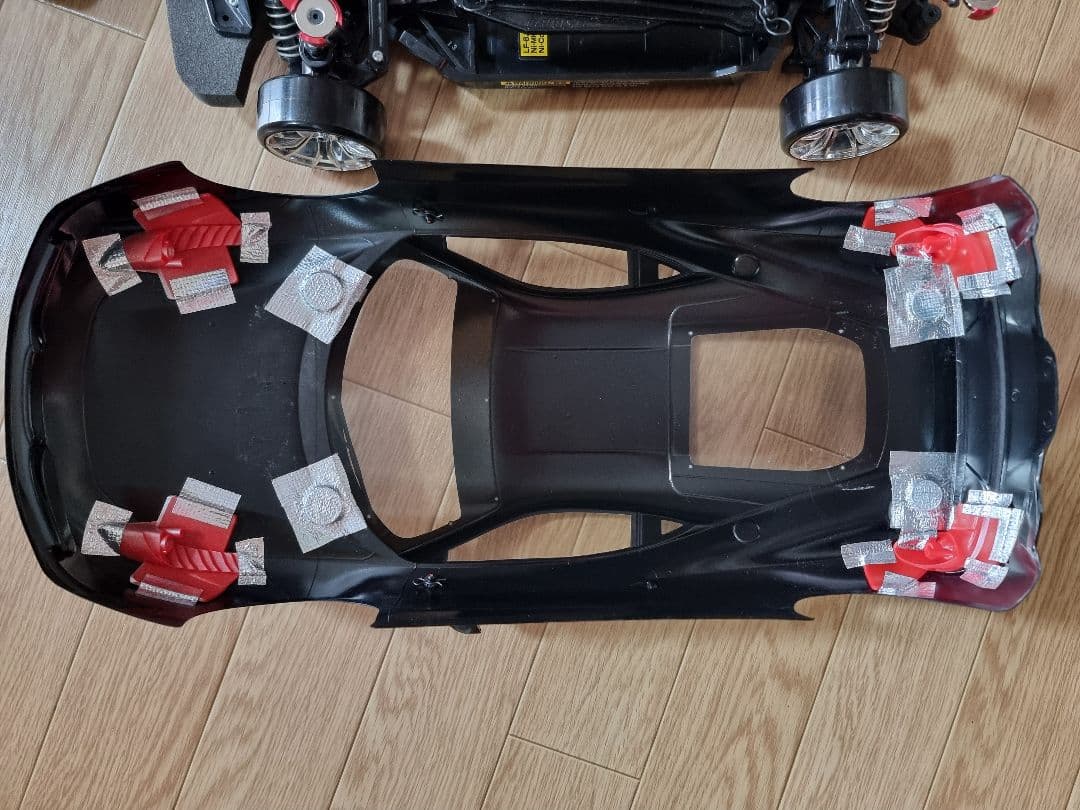 タミヤ TT02 シャーシとフェラーリ 458 イタリア ボディ