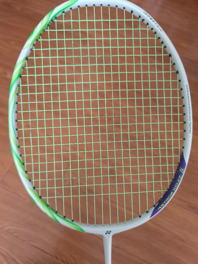 YONEX ASTROX100zz va 新品　4U5 アクセルセン