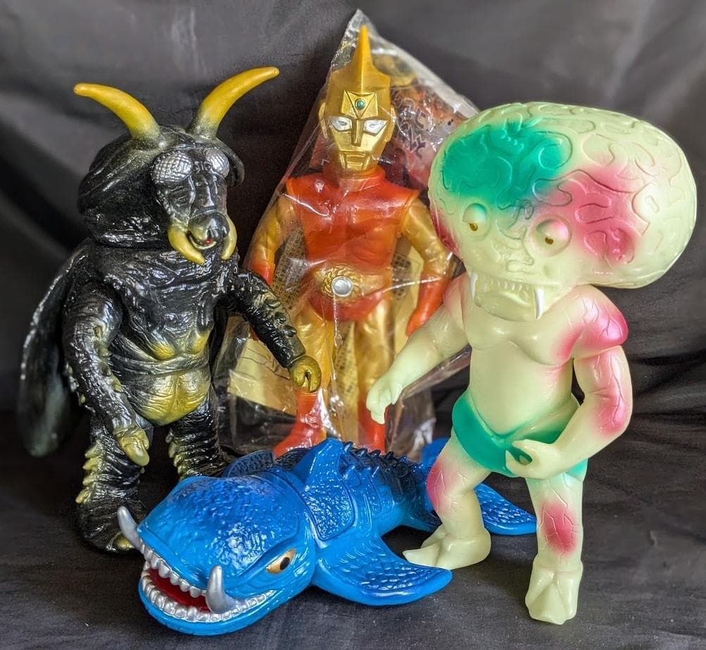 スペクトルマン＆登場怪獣（ベアモデル・マスダヤ復刻）ソフビフィギュア４体セット