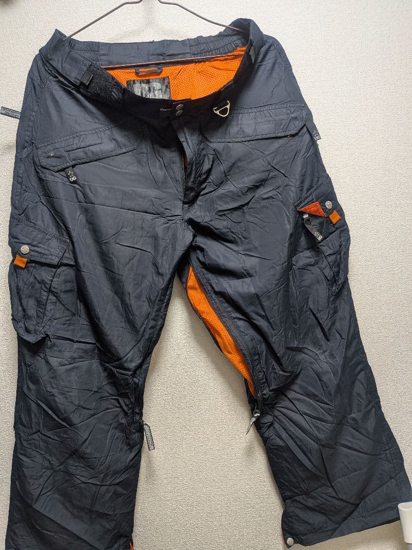 ブラック キルティングジャケット フード付き