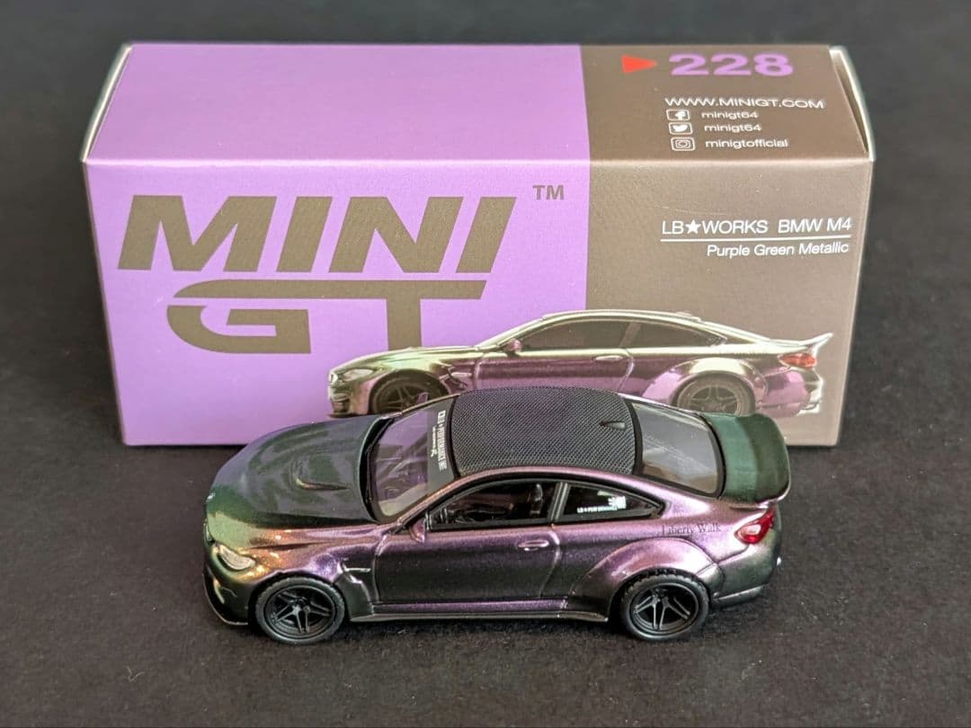 MINI GT 1/64 LBWK  M4 パープルグリーンメタリック