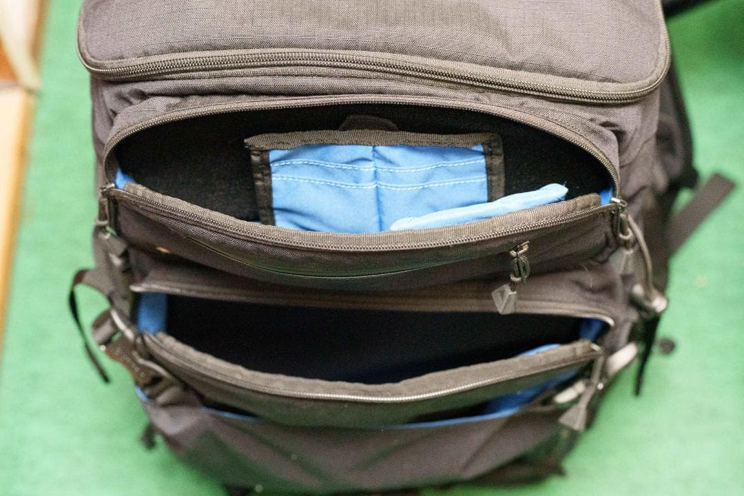 Burton カメラバッグ