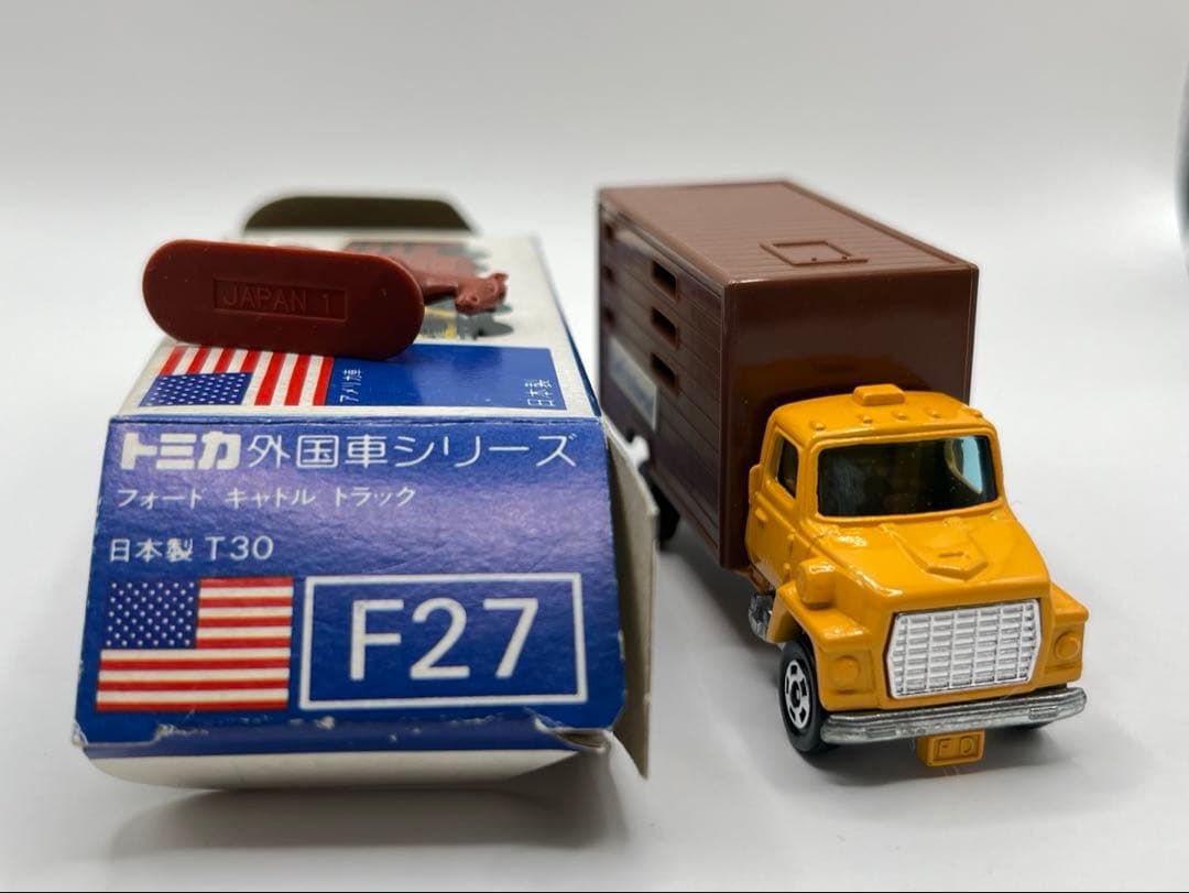 トミカ 日本製 青箱 F27 フォード キャトルトラック