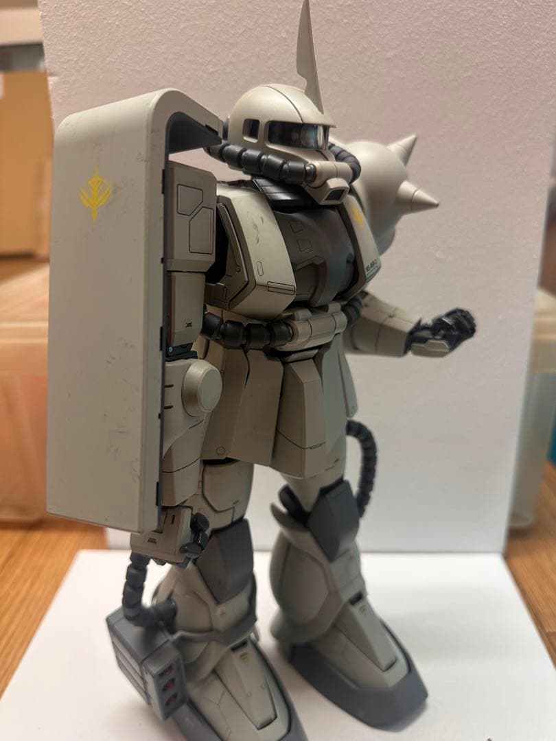 PG MS-06F Zaku II 完成品塗装済み