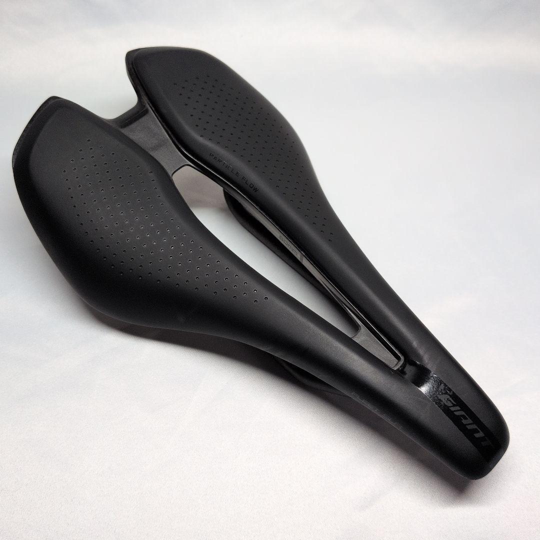 Giant カーボンサドル Fleet SLR