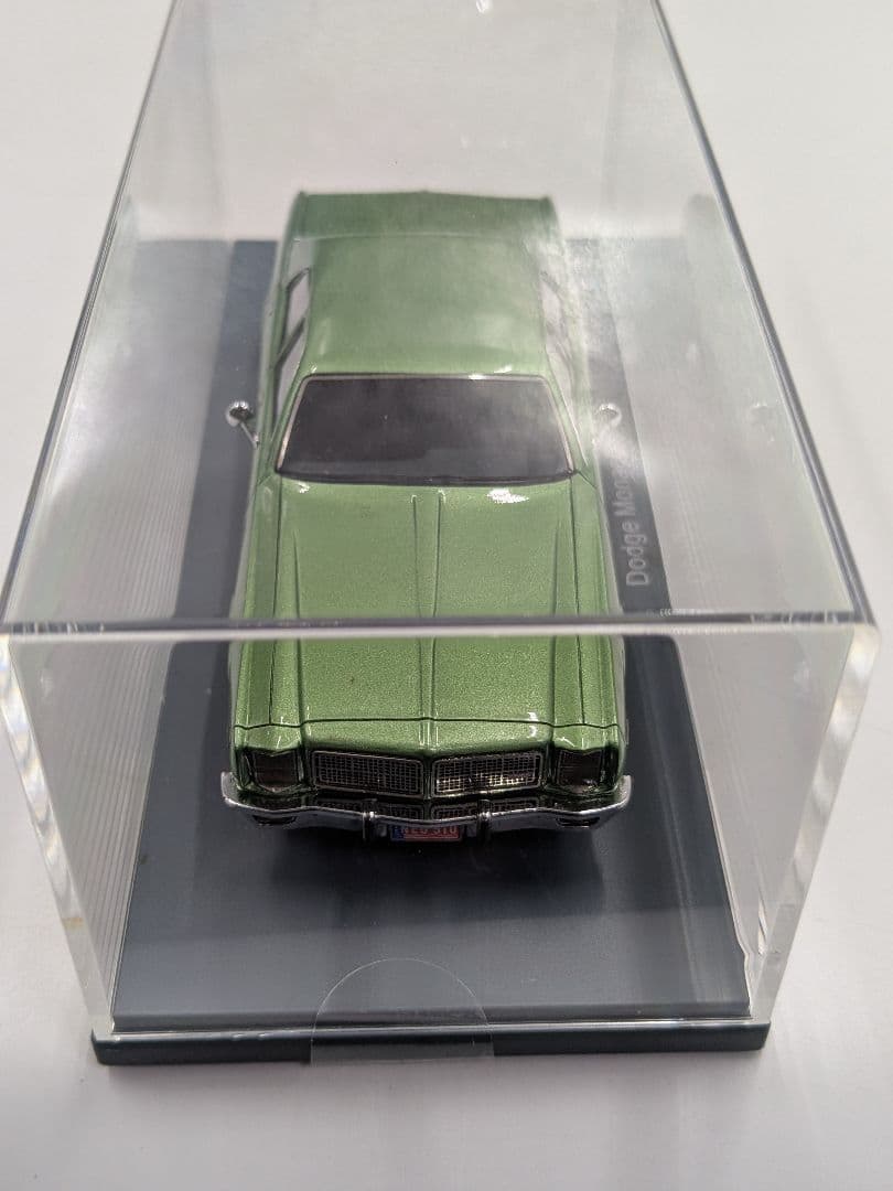 NEO　Dodge　monaco　ダッジ　モナコ　ミニカー　1／43