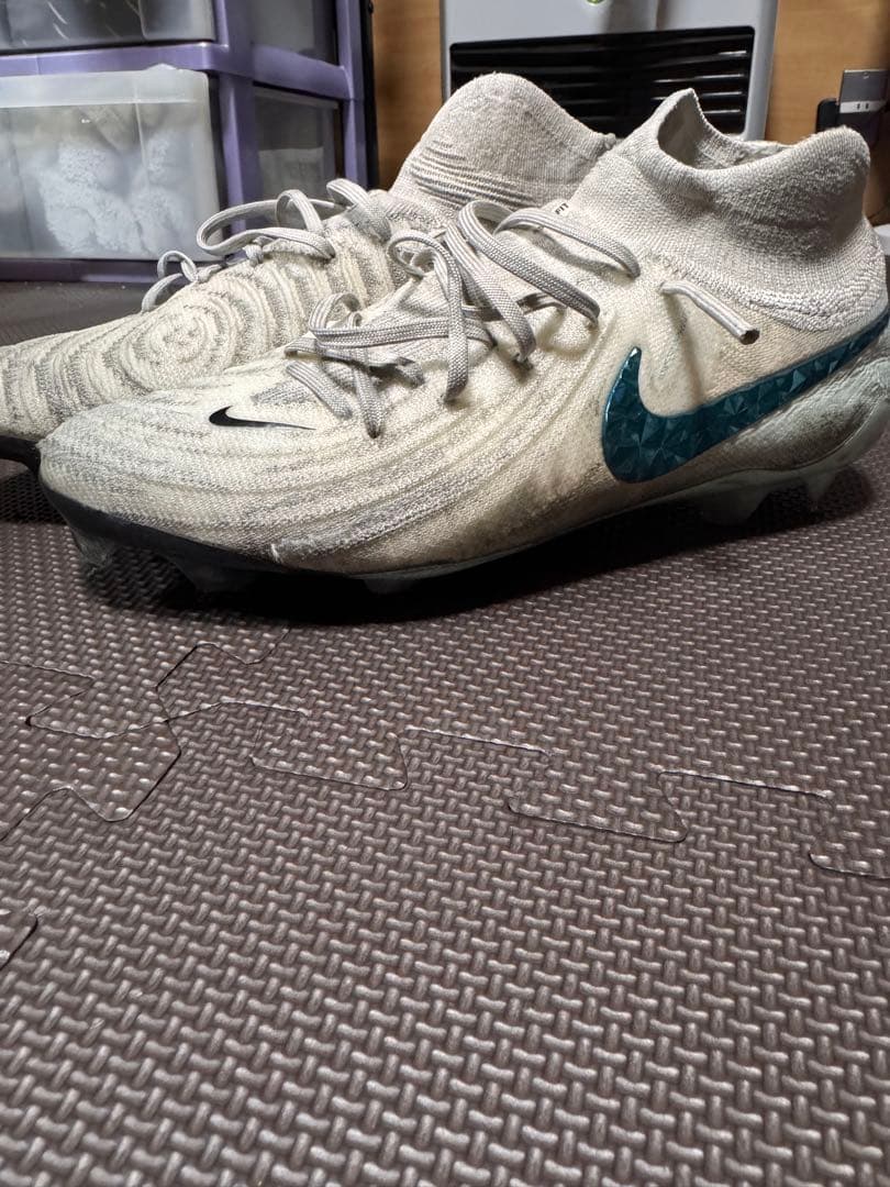 Nike サッカーシューズ ハイカット ホワイト・グレー