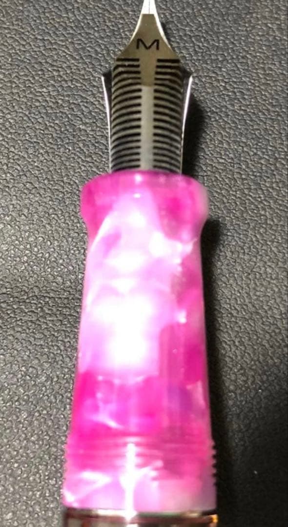 アウロラ　万年筆カレイドスコーピオ　ルーチェローザ　字幅M インク付き