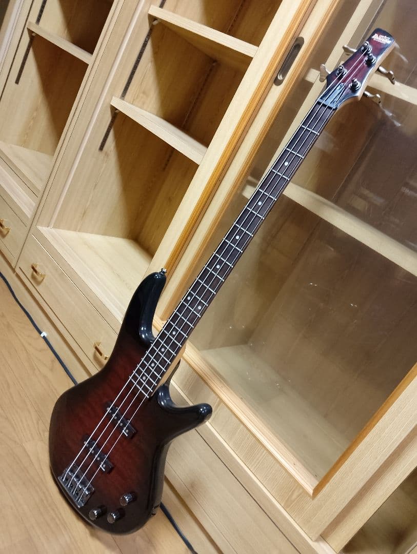 Ibanez Soundgear 4弦エレキベース バースト