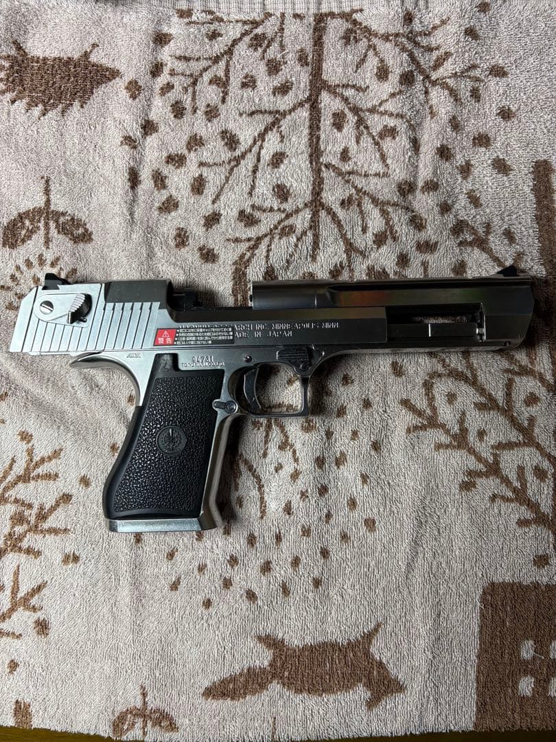 DESERT EAGLE .50AE クロームステンレス