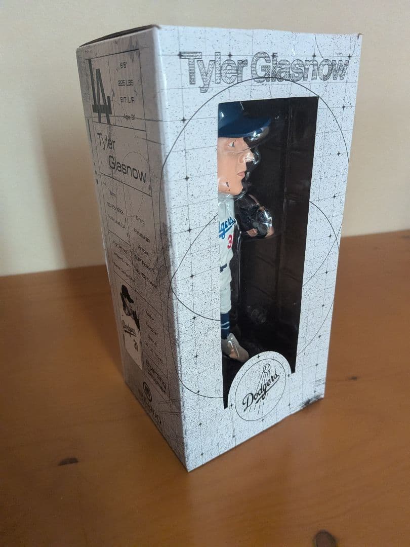 タイラーグラスノー　ボブルヘッド & Dodger Insider雑誌