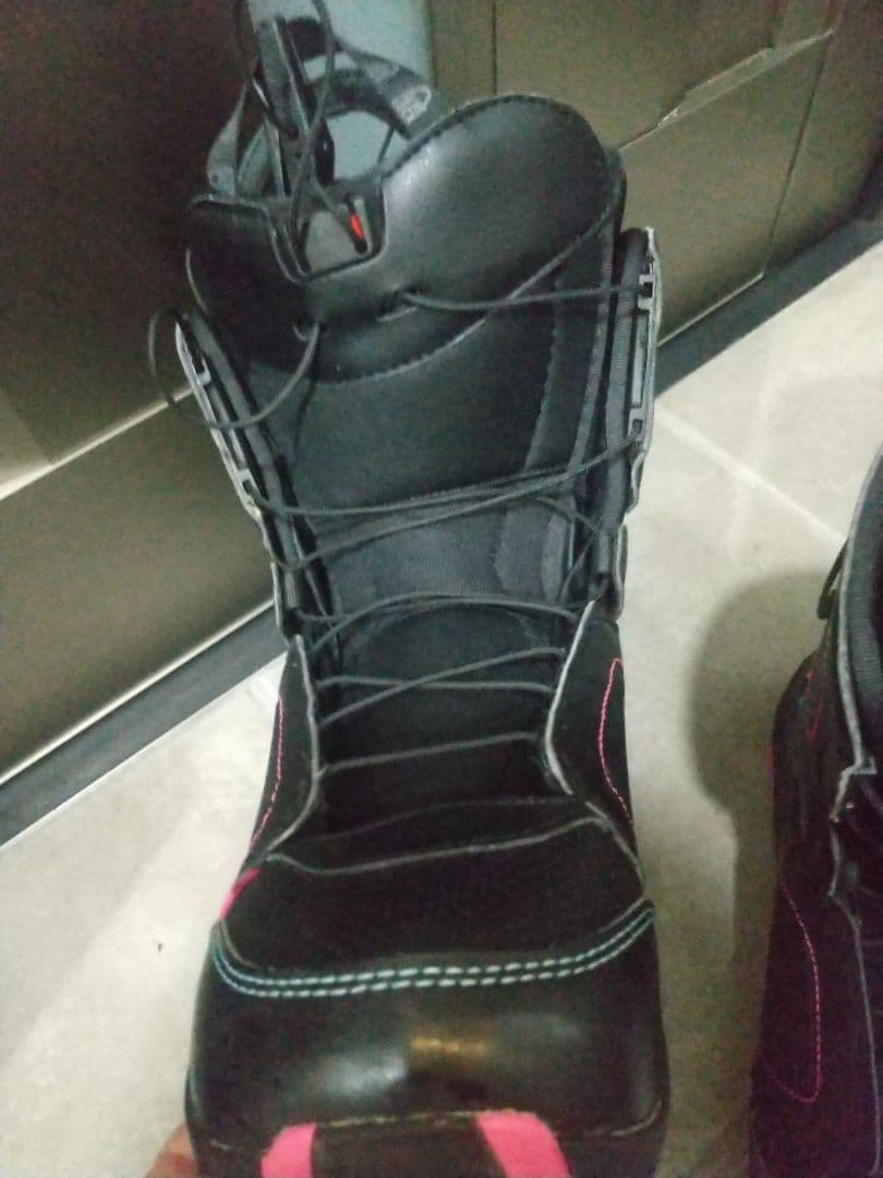 美品 SALOMON 24cm スノーボードブーツ