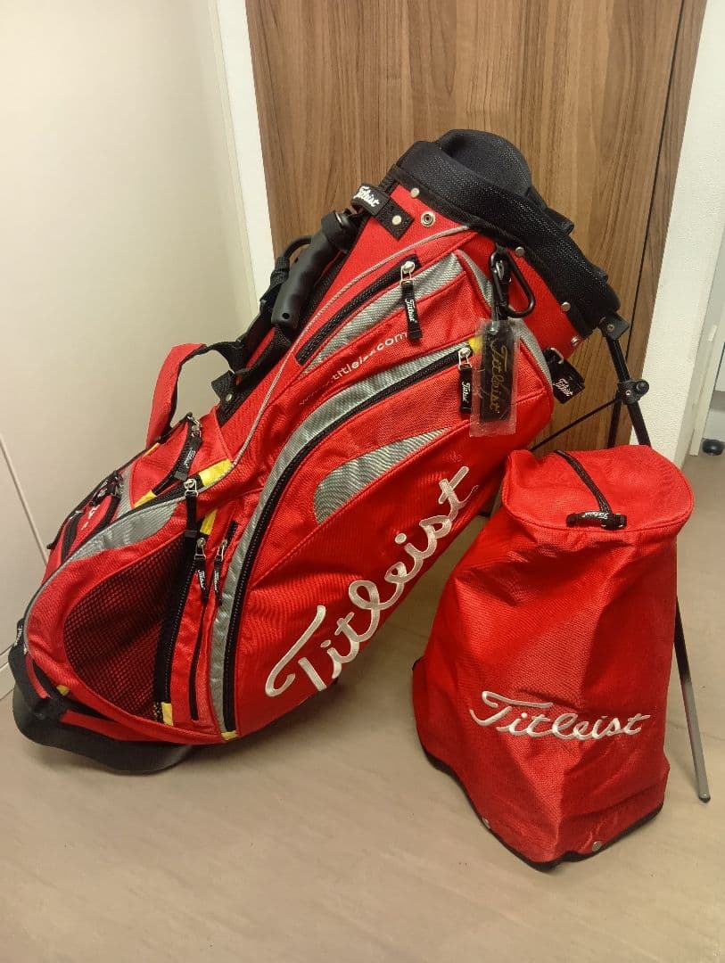 カッコよくとても目立ちます! タイトリスト スタンドキャディバッグ 口枠7分割
