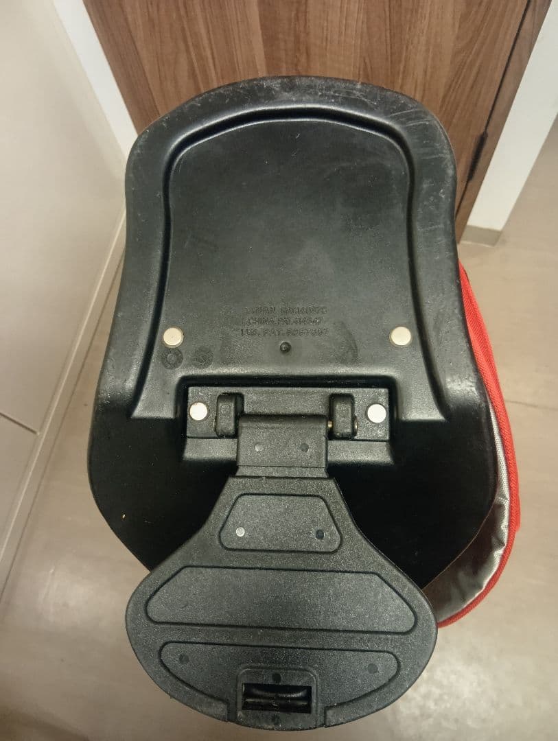 カッコよくとても目立ちます! タイトリスト スタンドキャディバッグ 口枠7分割