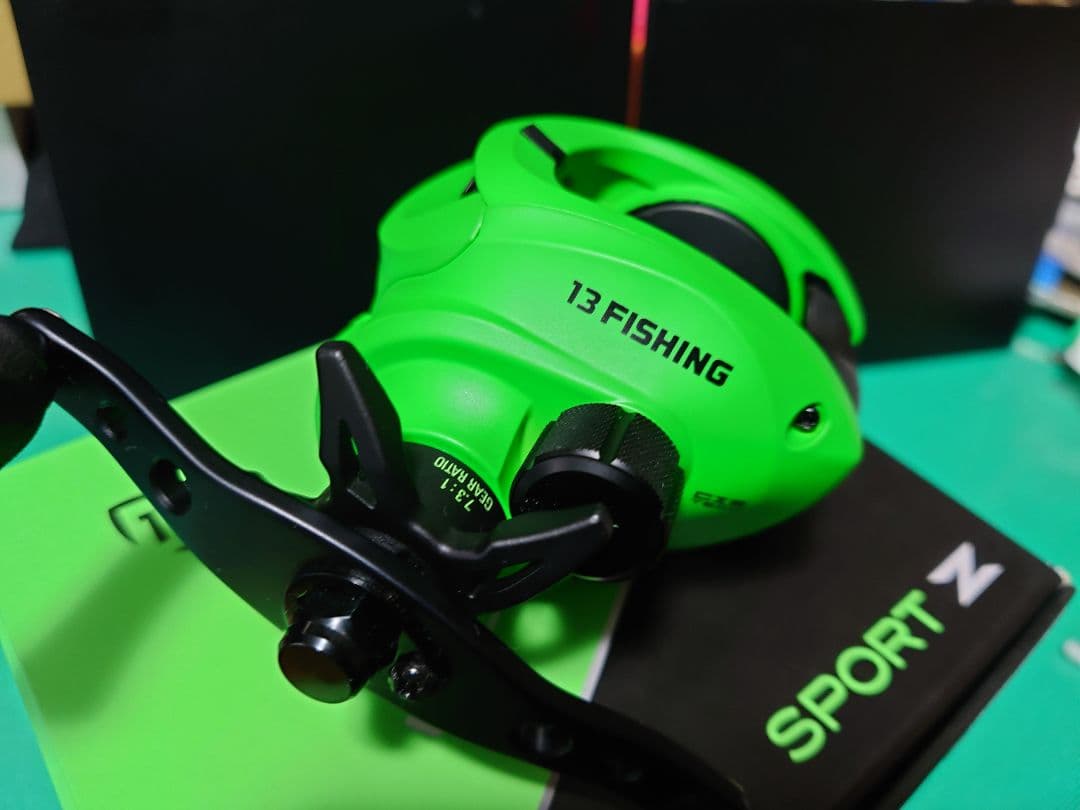 13 FISHING インセプションスポーツ Z 左手用 グリーン