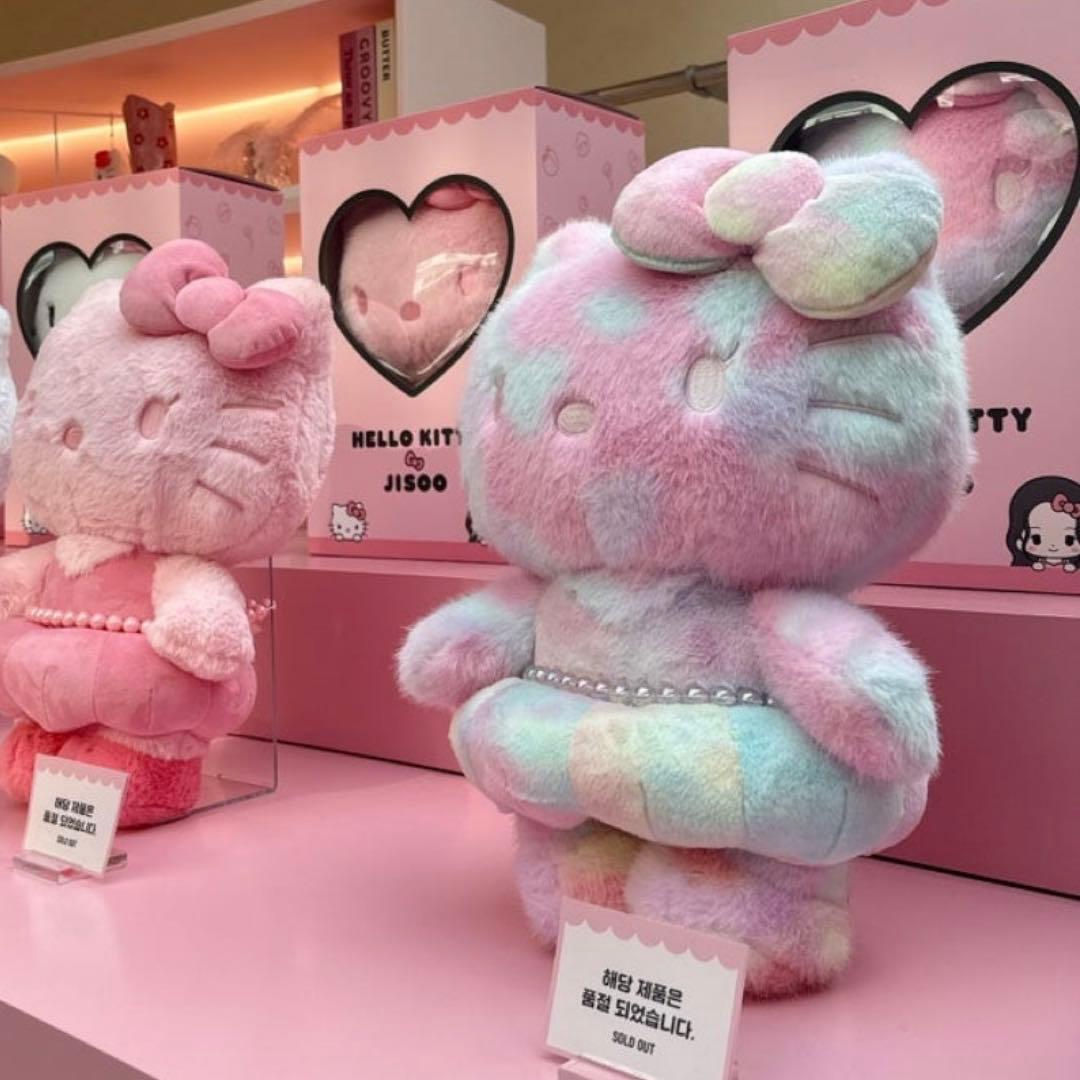【韓国限定】HELLO KITTY × JISOO 40cm ぬいぐるみ