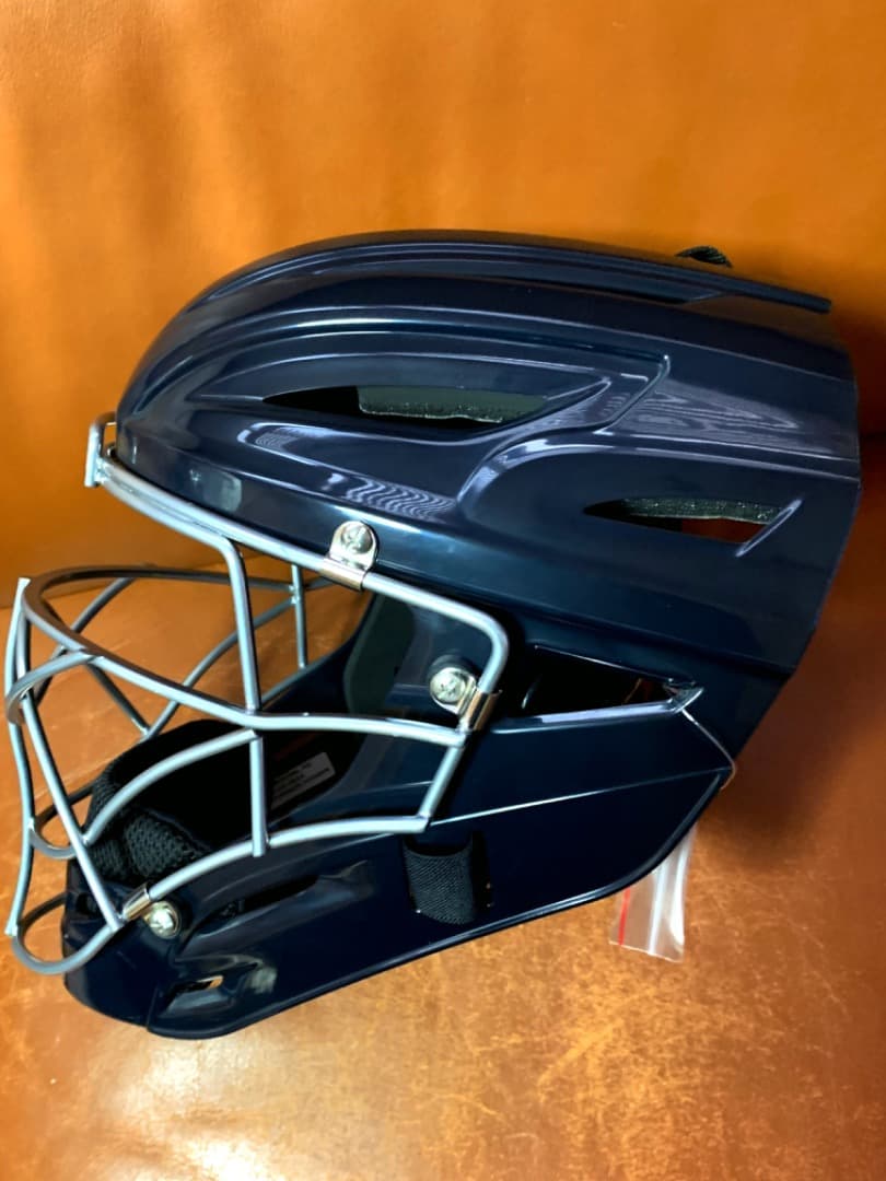 新品2026年★アメリカ限定発売☆アンダーアーマー☆キャッチャーヘルメット☆紺