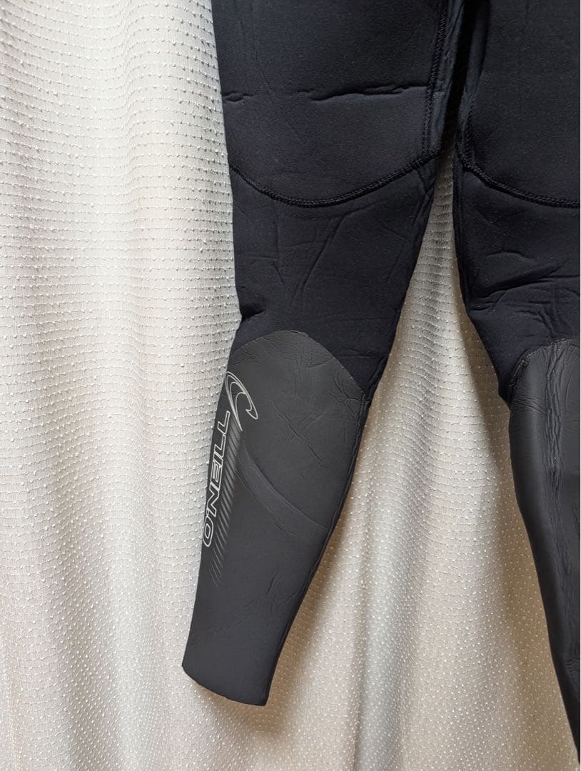 ONEILL(オニール)5×3mm セミドライ　メンズMLサイズ