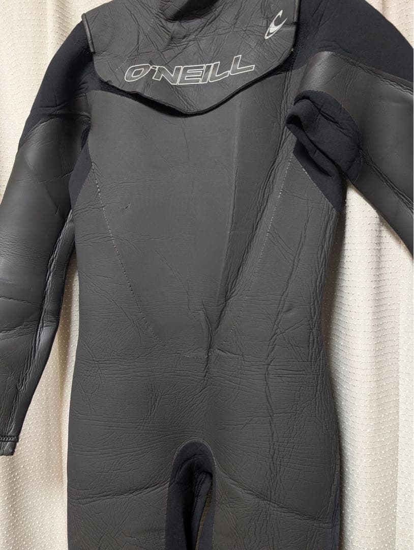 ONEILL(オニール)5×3mm セミドライ　メンズMLサイズ