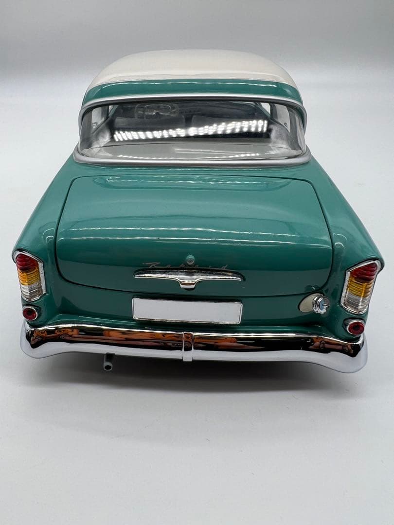 No434ミニカー1/18箱ありOPEL REKORD P1 1958