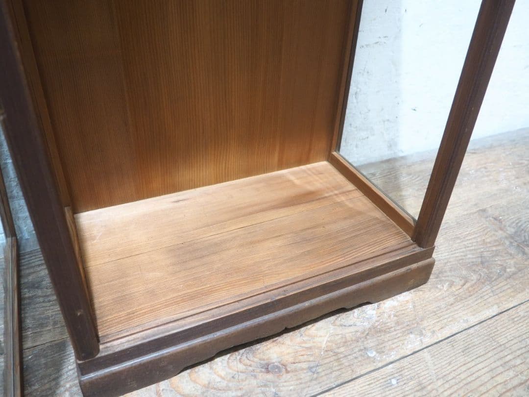 1316 ケンドン式　3面ガラスの飾り棚　展示棚　人形ケース　レトロ　骨董