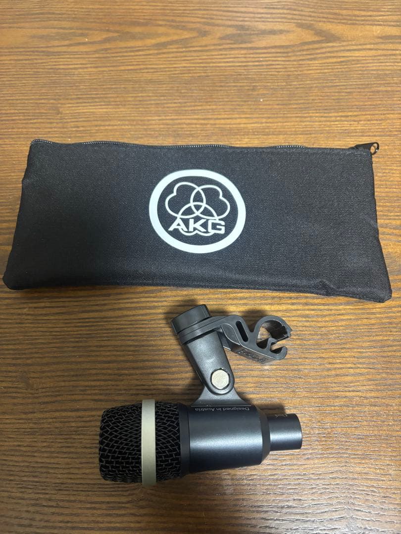 AKG D40　ダイナミックマイク