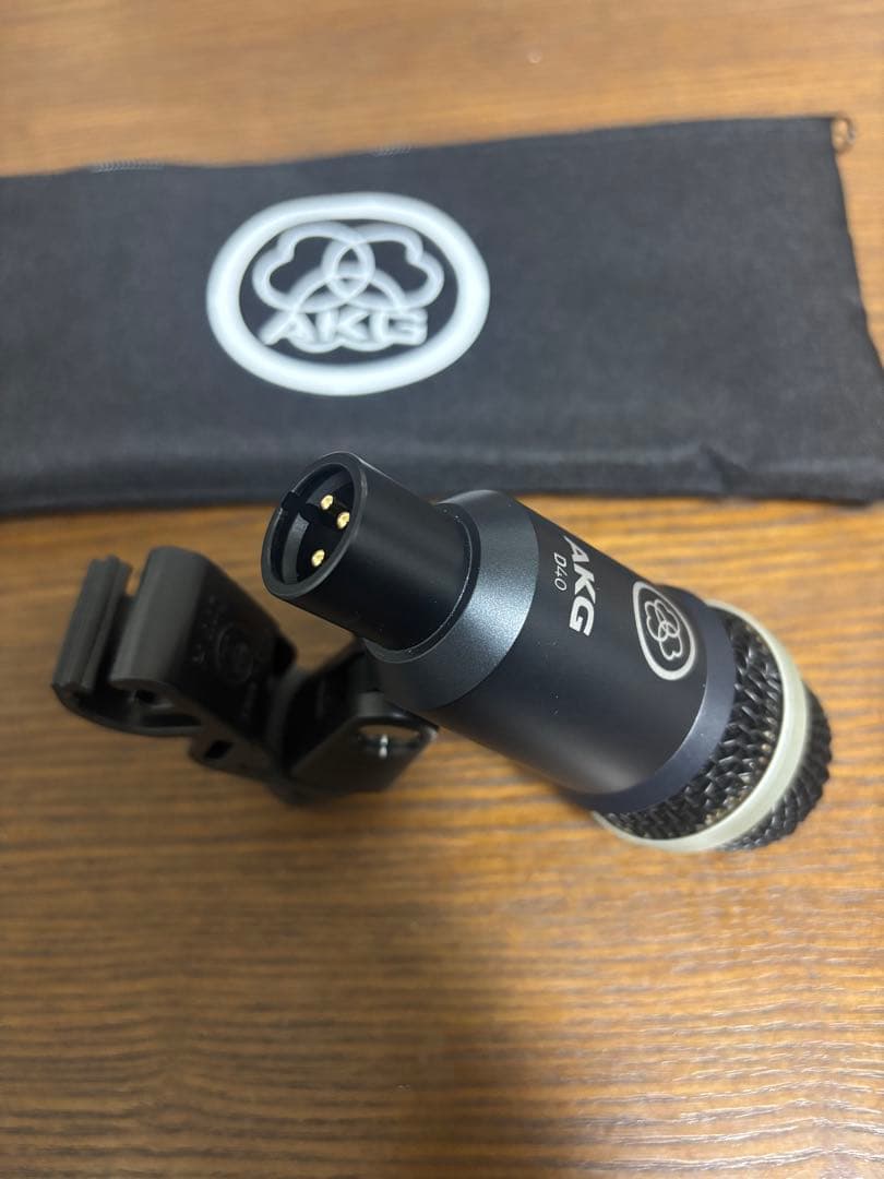 AKG D40　ダイナミックマイク