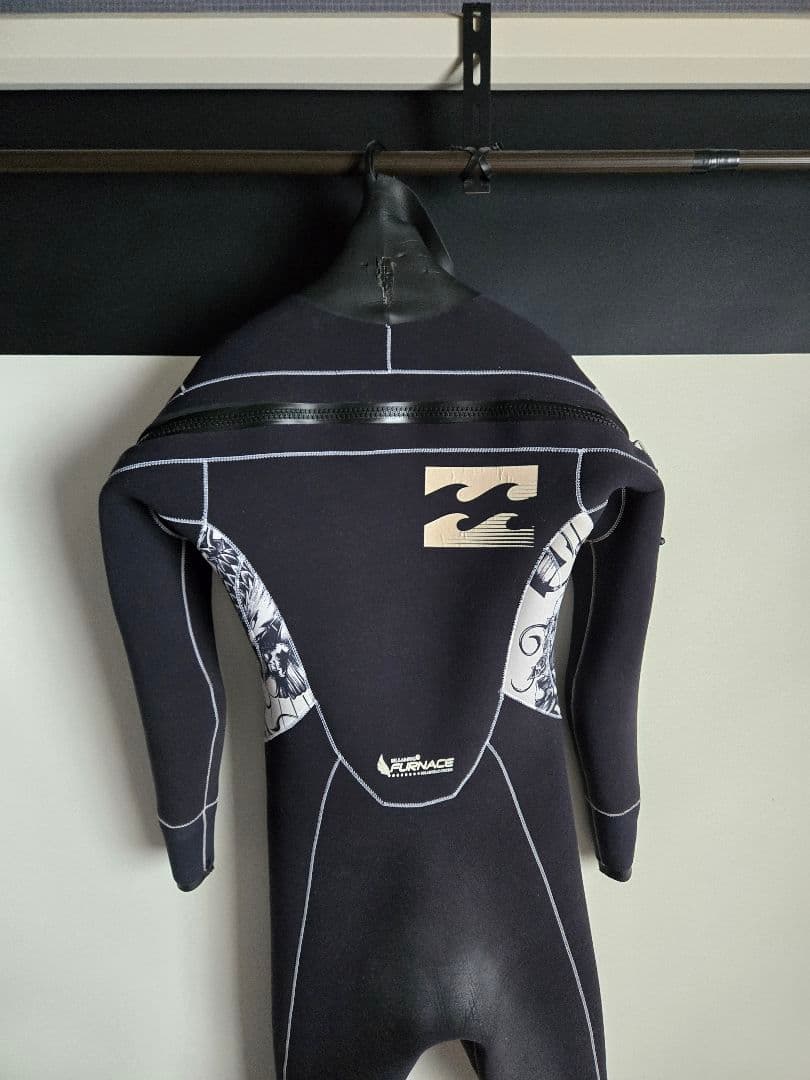 ビラボン　3mm ドライスーツ