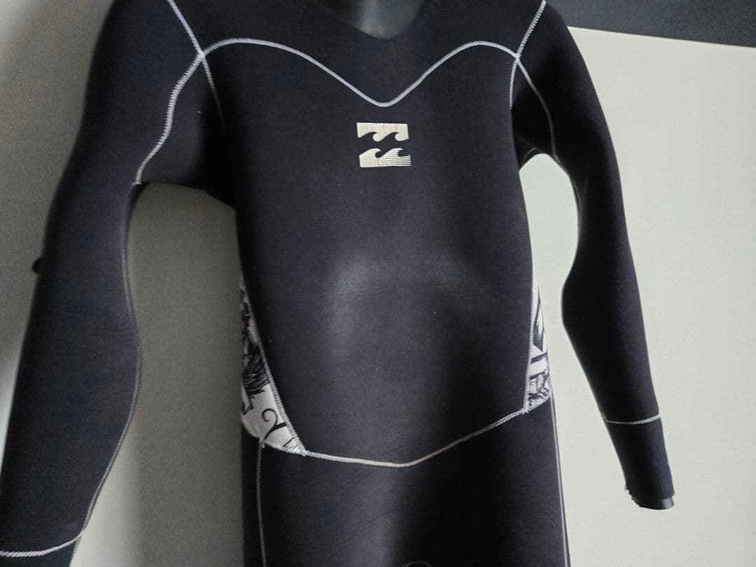 ビラボン　3mm ドライスーツ