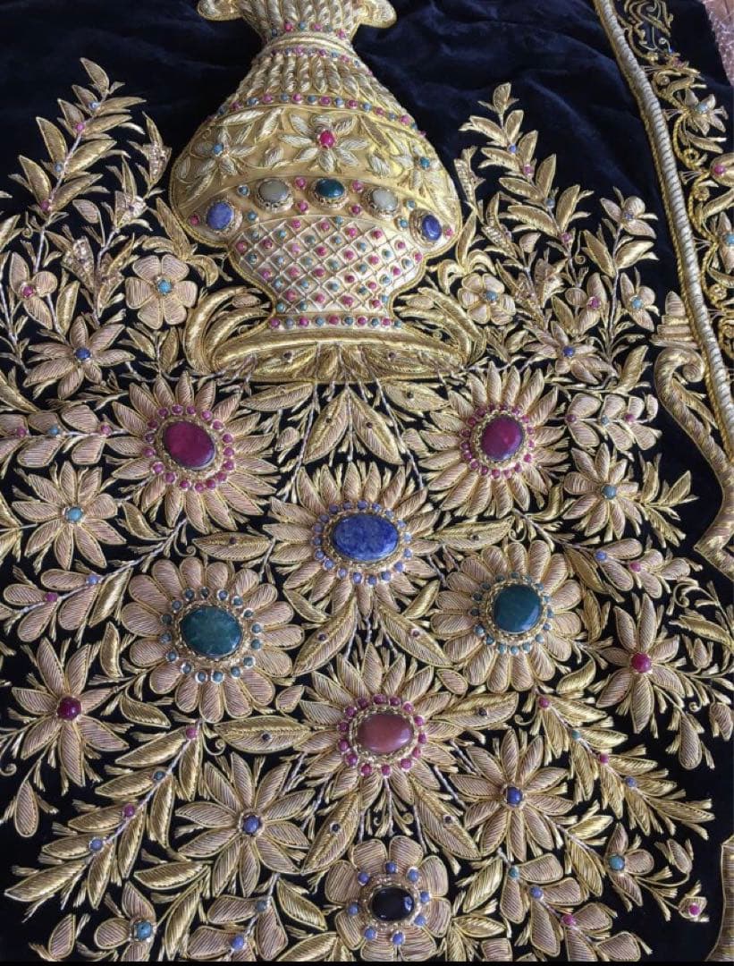 美品レア物タペストリー300個以上宝石と金糸刺繍絨毯 豪華一点物　ドバイ貴族