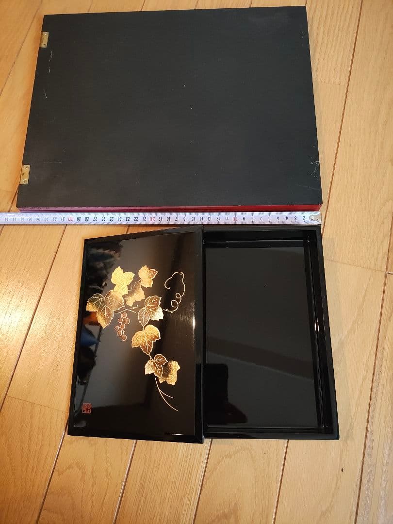 桜模様 漆器重箱 仕切り付き　2個セット売り