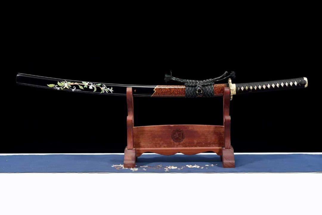 【蝶の影】古兵器 刀装具 日本刀　模造刀 居合刀 武士道 鑑賞用 美術刀 贈り物