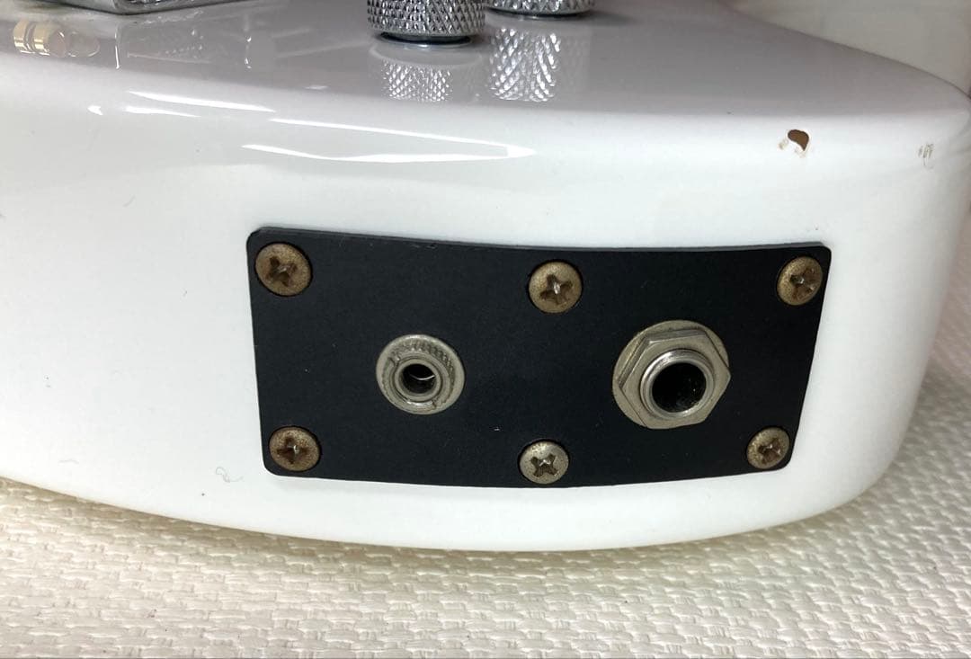 FERNANDES ZO-3 BASS ホワイト アンプ内蔵 ショートスケール