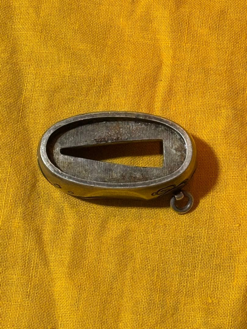 縁金具加工品アクセサリ　銀製？　波図