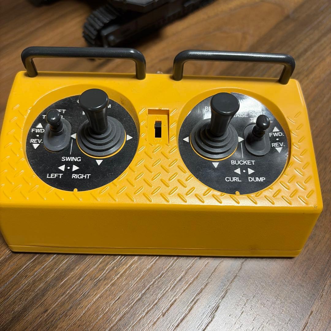 京商の1/50スケール、コマツ油圧ショベル「PC1250-8」のラジコンです