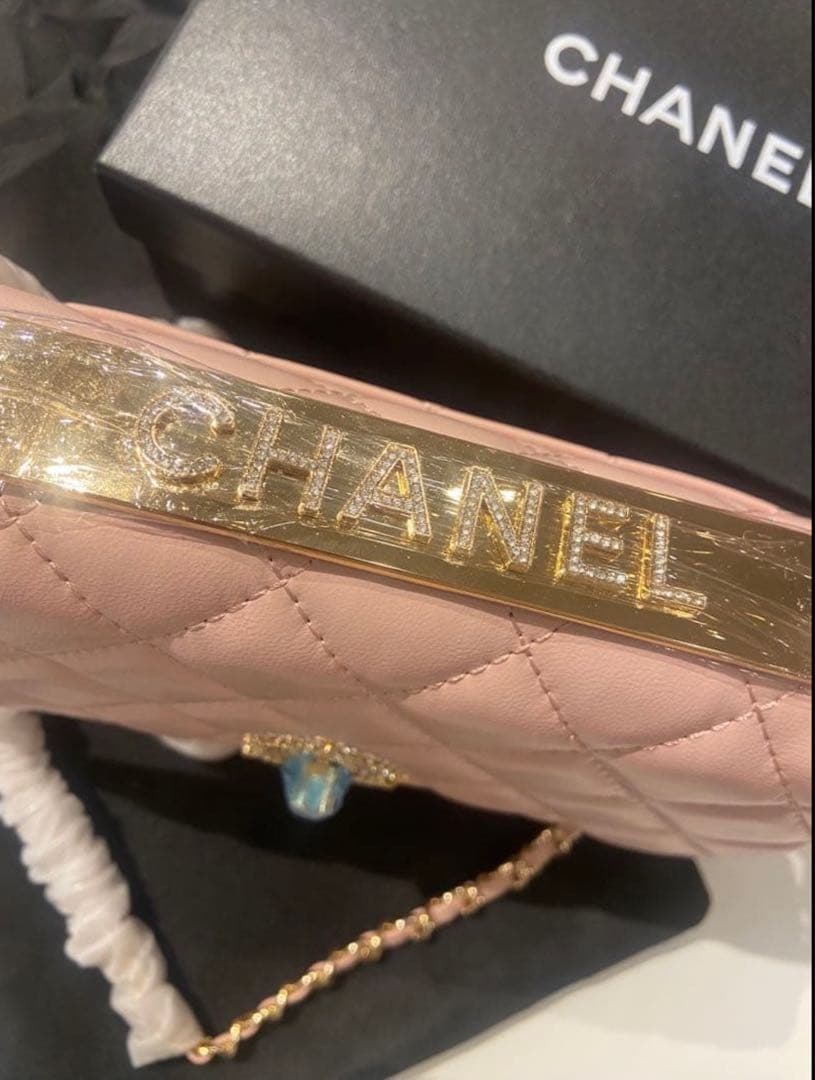 シャネル⭐︎ラインストーンチェーンウォレットピンク　ノベルティ