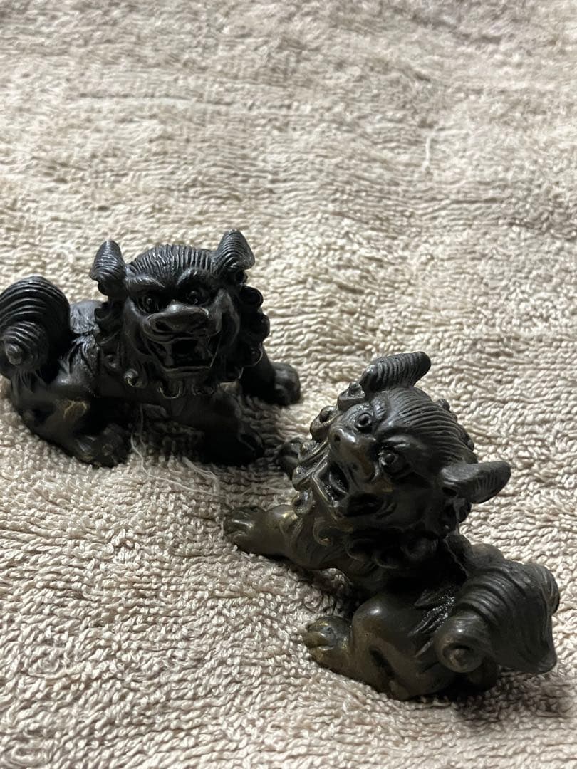 金属製 獅子像 木製台座付き　真鍮製